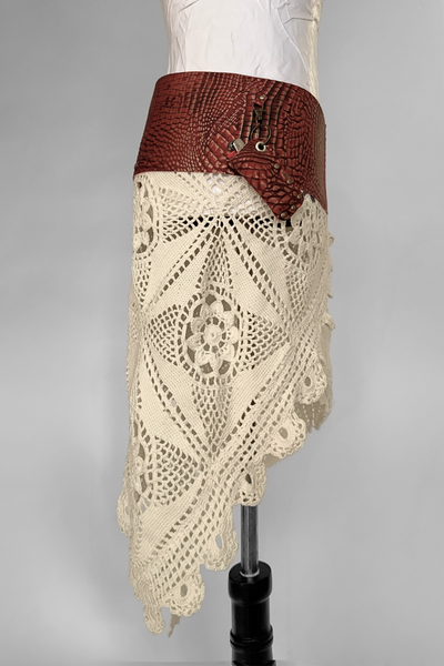 Load image into Gallery viewer, BELTED SKIRT — RED CROC / ANTIQUE CROCHET