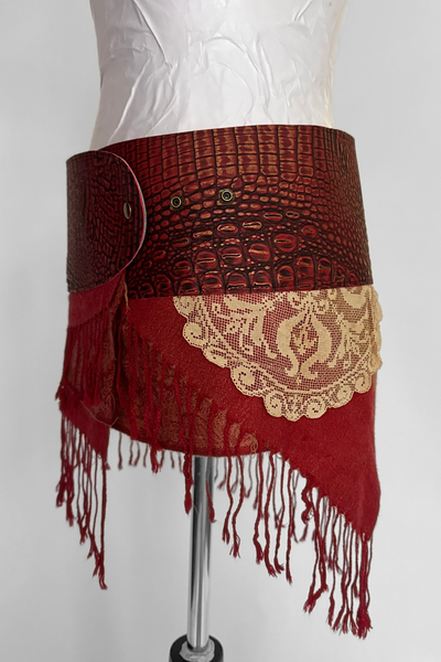 Load image into Gallery viewer, BELTED MINI — RED CROC / RED FRINGE