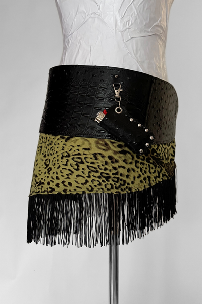 Load image into Gallery viewer, BELTED MINI — BLACK CROC / MIRAGE
