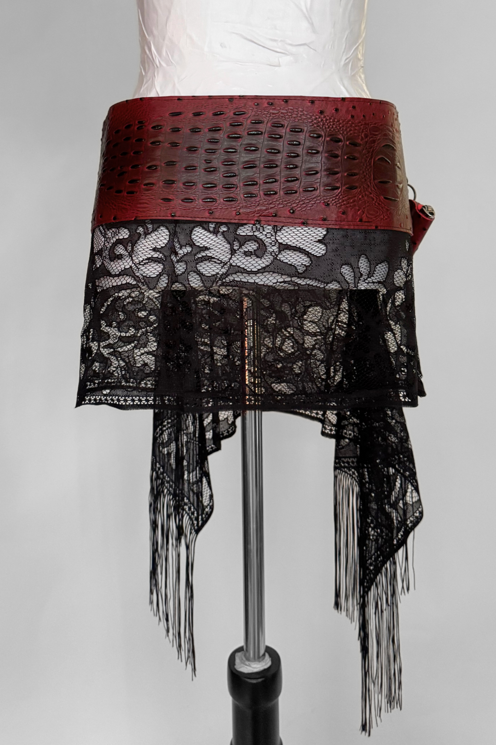 BELTED MINI — RED CROC / BLACK LACE