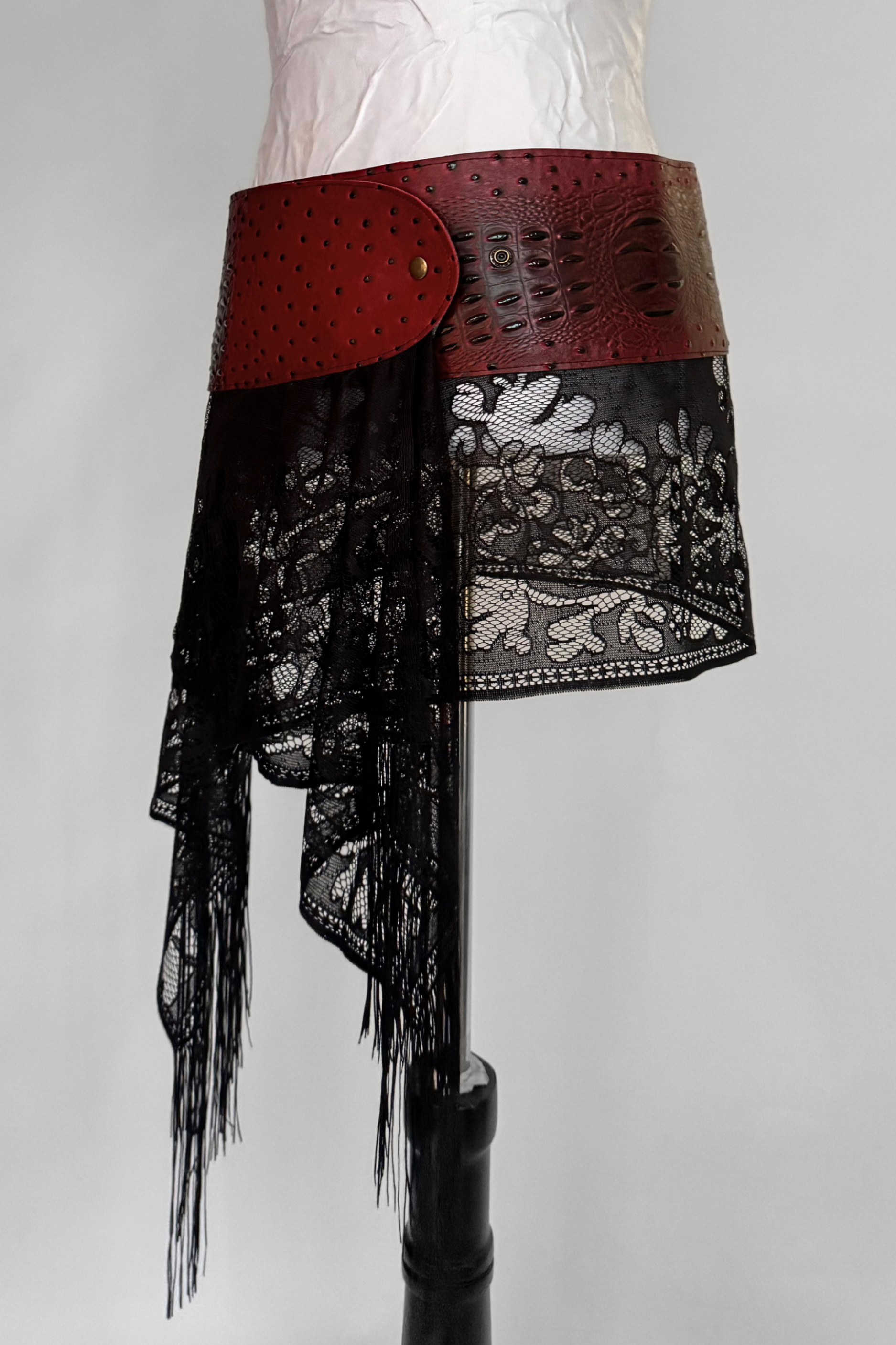 BELTED MINI — RED CROC / BLACK LACE