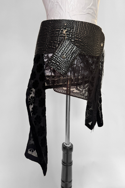 Load image into Gallery viewer, BELTED MINI — BLACK CROC / BLACK LACE
