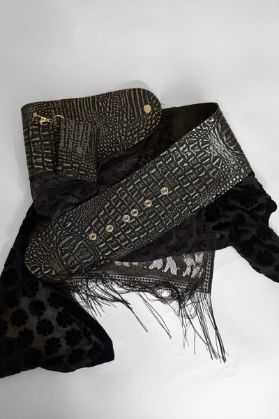 Load image into Gallery viewer, BELTED MINI — BLACK CROC / BLACK LACE
