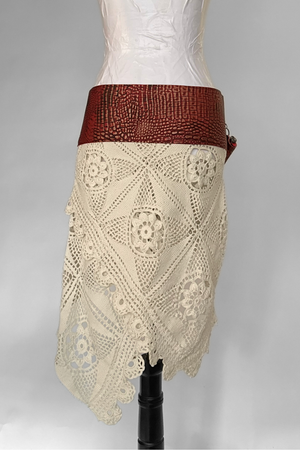 BELTED SKIRT — RED CROC / ANTIQUE CROCHET