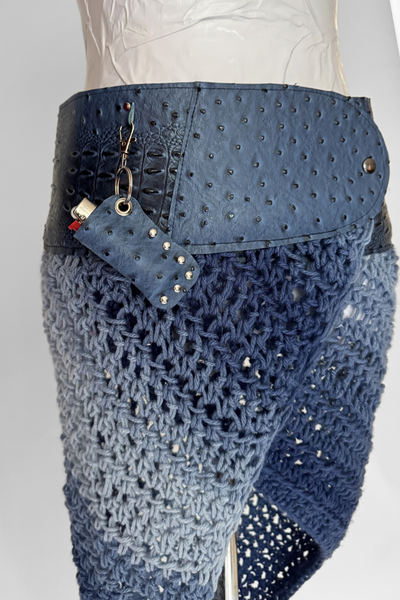 Load image into Gallery viewer, BELTED MINI — BLUE CROC / ALMAFI (MID)
